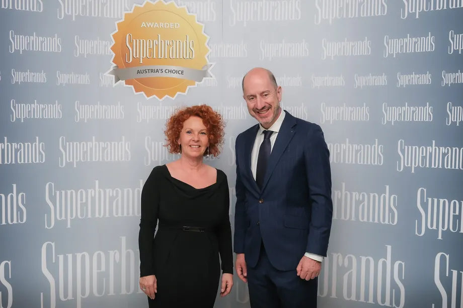 Übergabe Superbrand Award 2023