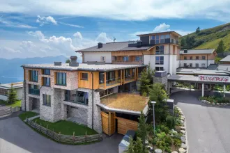 verschiedene Flachdächer und Gründächer von BMI Villas beim Mountain Resort Feuerberg 