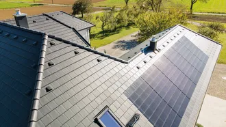 Photovoltaik Premium System von Bramac aus der Vogelperspektive