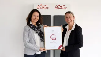 Überreichungsfoto des BMI quality awards 