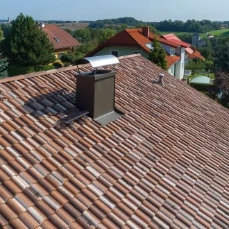 Steildach gedeckt mit Bramac Adria 