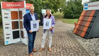 Übergabe des Quality Awards - Baumeister*innen mit der Marke Bramac als Testsieger in der Kategorie Dach