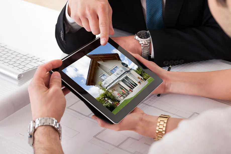 Tablet auf welchem ein Referenzobjekt von BMI Österreich zu sehen ist 